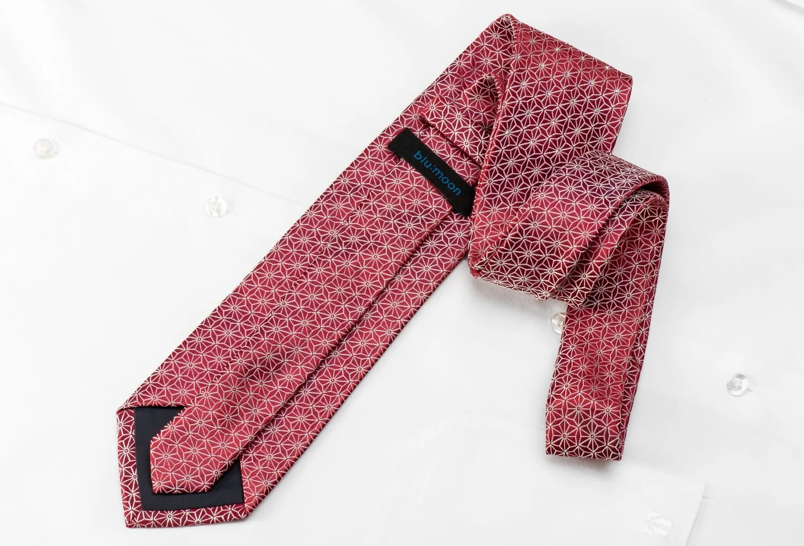 Blu Moon Men's Crystal Rhinestone Necktie Silver Trellis On Red