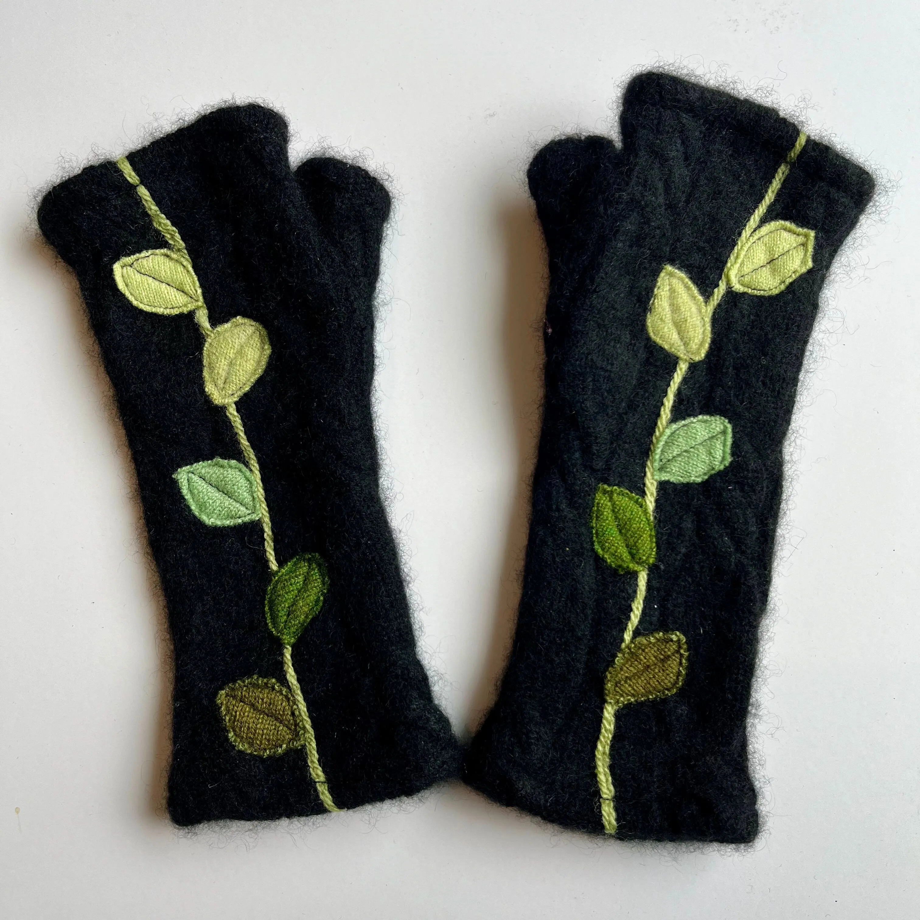 Fingerless Cashmere Gloves "Leaves"