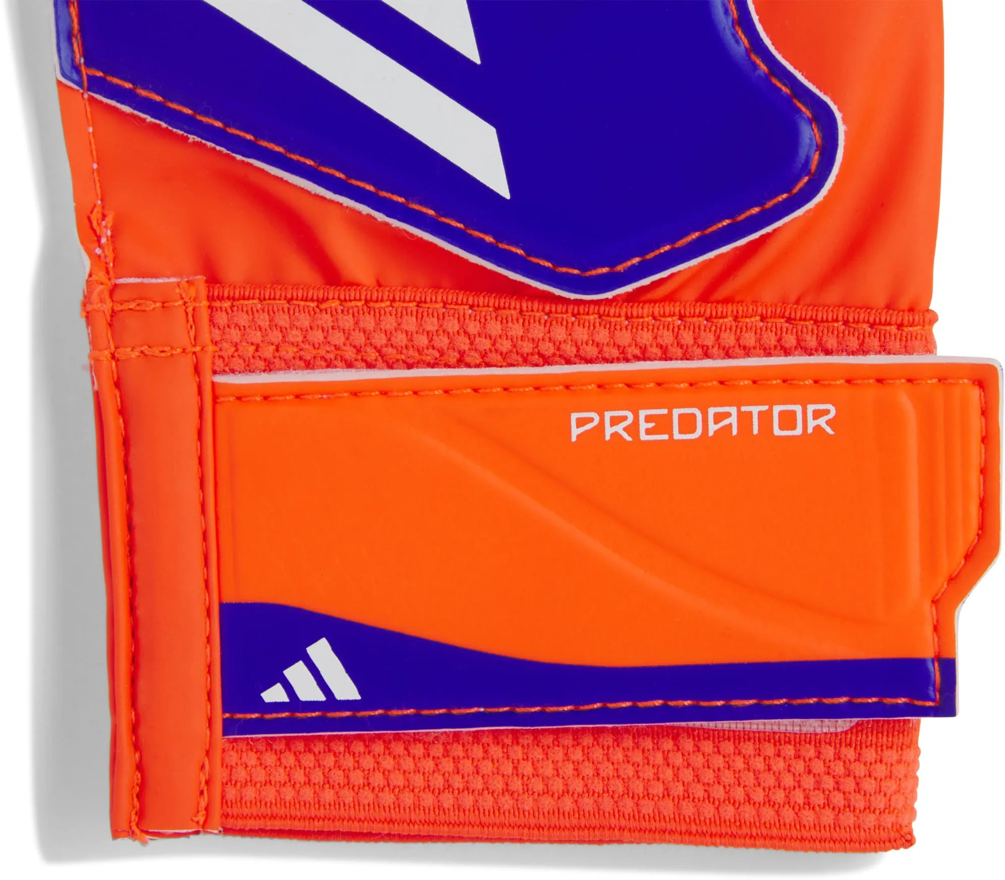 Junior's Predator Training Goalkeeper Gloves